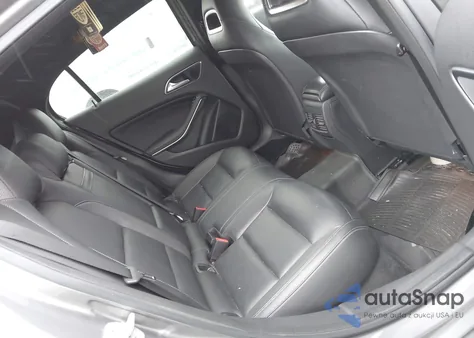 2015 Mercedes-Benz Gla 250 4Matic z USA, uszkodzony, nr VIN WDCTG4GBXFJ120523